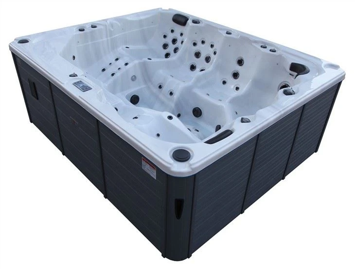 huge bathtub-2